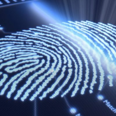 Nuevos Sensores de Huellas Digitales de Qualcomm Atraviesan Pantallas, Metal y Vidrio