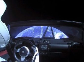 Tesla-Roadster-in-Space-3-9326-default-large