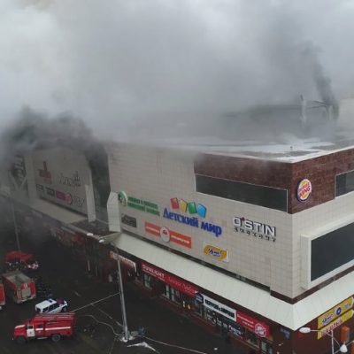 Kemerovo, Siberia: Incendio Mata al menos a 64 Personas en un Centro Comercial