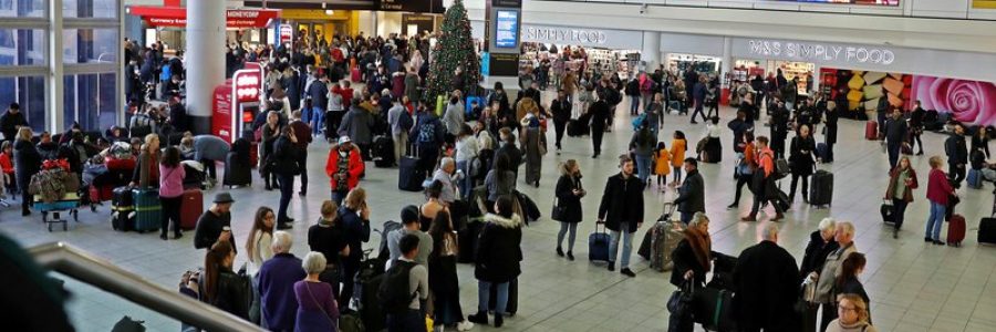 Retrasos mayores en el Aeropuerto Gatwick fueron causados por avistamientos de drones Retrasos mayores en el Aeropuerto Gatwick fueron causados por avistamientos de drones