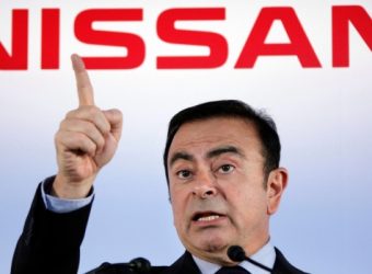 Carlos Ghosn, ex presidente de Nissan, afirma que es inocente en la primera comparecencia ante el tribunal desde su arresto en noviembre