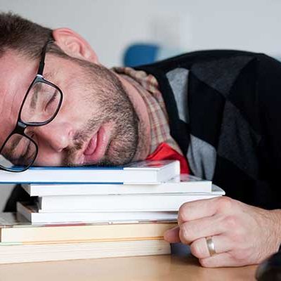 Dormir menos de seis horas por noche puede aumentar el riesgo de enfermedad cardiovascular, dice un estudio