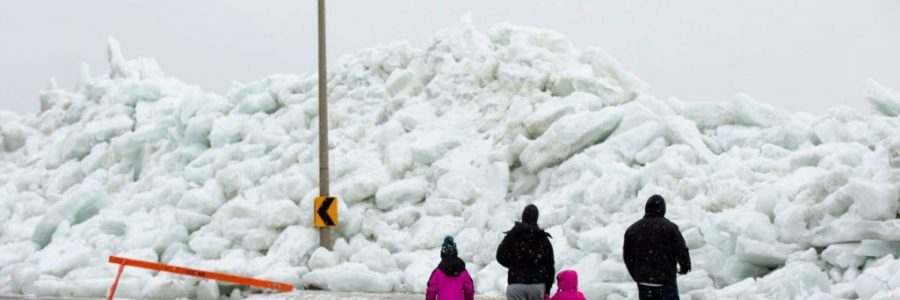 El lago Erie envía hielo masivo a tierra