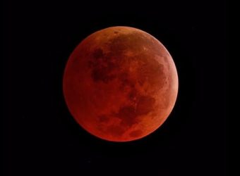 Los telescopios capturan el momento de un impacto de meteorito durante el eclipse lunar