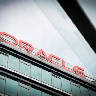 Oracle acusado por dar salarios discriminatorios y planes de carrera a mujeres y minorías