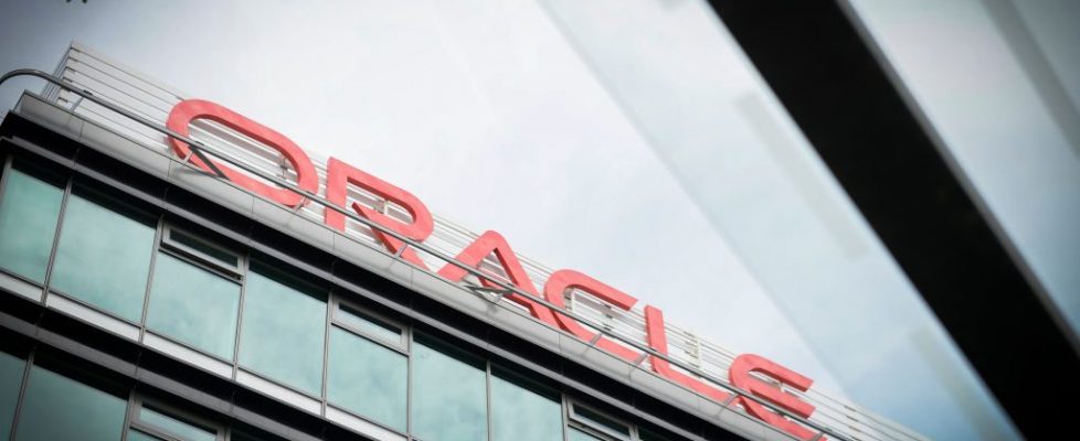 Oracle acusado por dar salarios discriminatorios y planes de carrera a mujeres y minorías